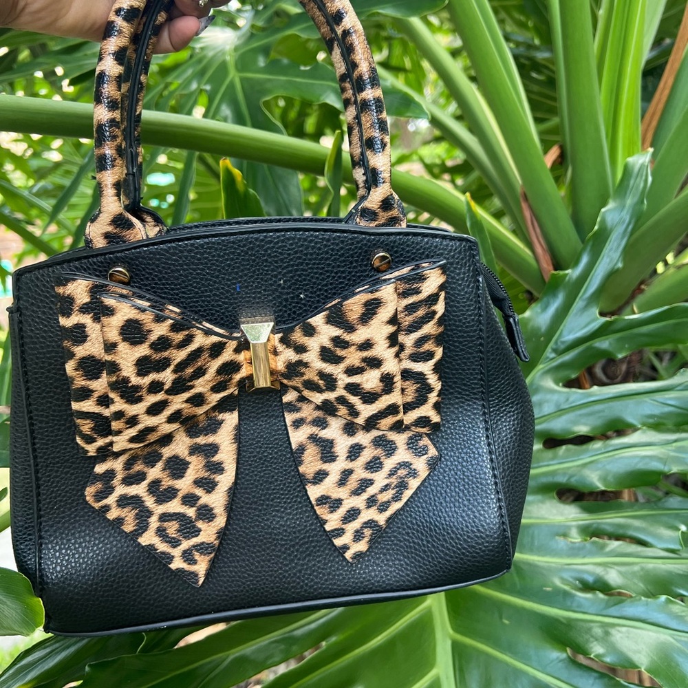 Leopard Print Bow Accent Black Handbag